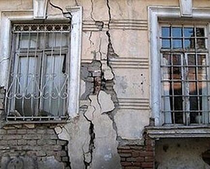 Смольный не согласен с целевыми показателями нацпроекта по расселению аварийного жилья