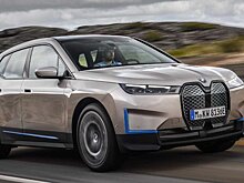 BMW iX самостоятельно паркуется и ищет зарядную станцию
