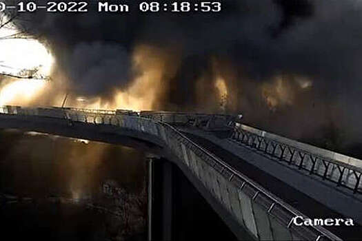 Украинские СМИ опубликовали видео попадания в "мост Кличко" в Киеве