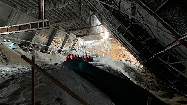 СМИ: попавшие под завалы на Норильской фабрике рабочие погибли