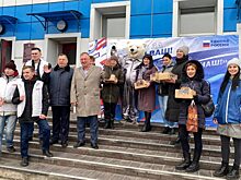 Единороссы поздравили с Днем космонавтики коллектив "Красмаша"