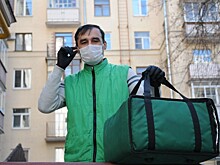 Пицца для покойницы и голый клиент: курьеры поделились самыми сумасшедшими историями