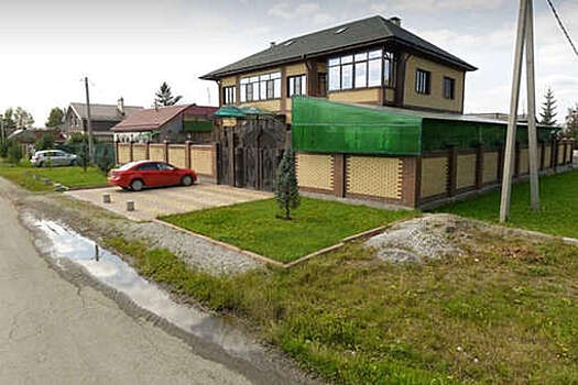 Екатеринбуржец потерял коттедж и остался на улице с женой и двумя детьми