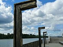 «Виселицы» на набережной реки Белой в Уфе стали предметом шуток в соцсети