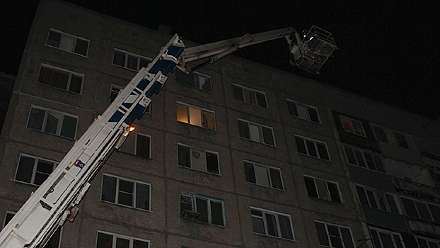 Более 100 жильцов многоэтажного дома в Барнауле эвакуировали из-за пожара