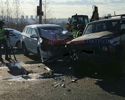 В Уфе свадебный кортеж попал в ДТП