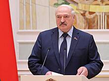 Лукашенко заявил, что Украина либо примет мирный план США, либо «потеряет страну»