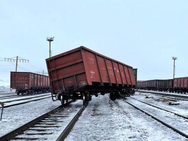 В Республике Коми сошел в рельс грузовой вагон