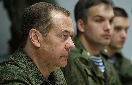 Медведев назвал меры для «противостояния агрессии извне»