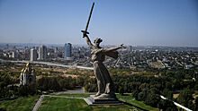 В Волгограде на монументе "Родина-мать зовет!" заделают 13 км трещин