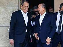 Чавушоглу провел телефонный разговор с Лавровым