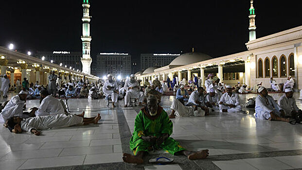 Эр-Рияд призвал мусульман перенести время хаджа в Мекку и Медину