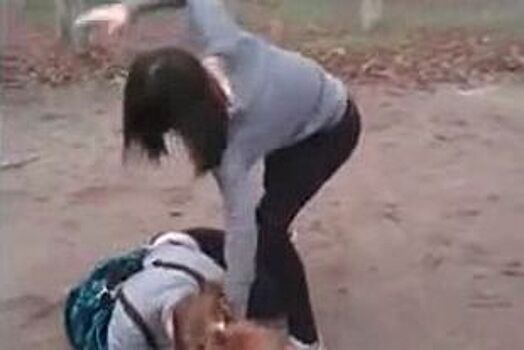 После школы. Видео с избиением старшеклассницы попало в сеть