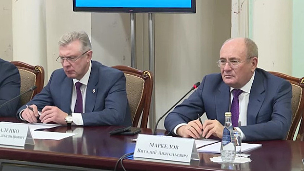 Дмитрий Азаров провел встречу с зампредседателя правления ПАО "Газпром" Виталием Маркеловым