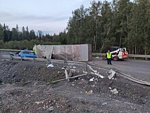 В Балахтинском районе перевернулся грузовик и устроил массовое ДТП