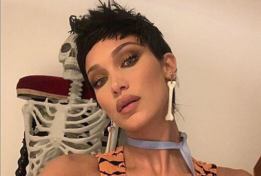 Самая красивая женщина вновь снялась топлес