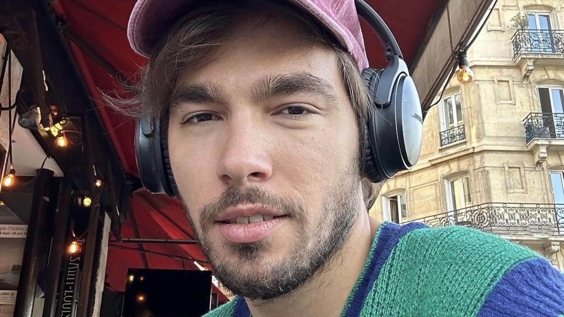 Суд отменил решение о выдворении из России лидера группы Пасош