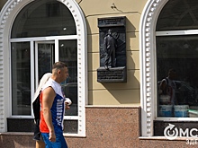 В Омске появились бронзовые Маяковский и Пушкин