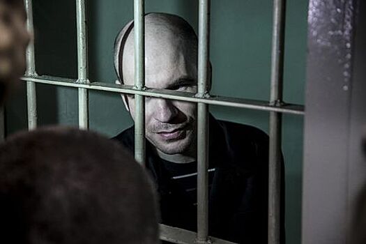 Суд в Курской области освободил участника акции 26 марта в Москве, ударившего полицейского