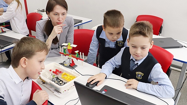 Луну из Lego собрали юные вологжане в центре «IT-cube»