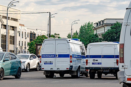 Легковушка протаранила здание полиции во время ДТП в Краснодаре