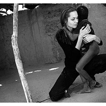 Анджелина Джоли: от человекоподобного робота до посла доброй воли