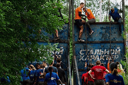 В Томске 3 000 экстремалов приняли участие в забеге «Стальной характер»