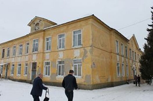 Активисты добились ремонта в Стрелицкой школе под Воронежем