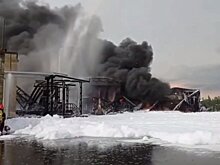 В промзоне Нижегородской области загорелись емкости с битумом