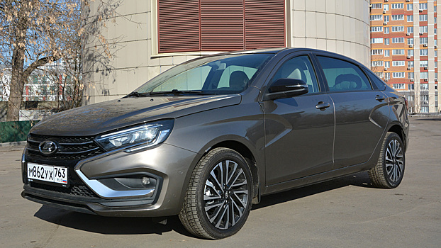 Ореол власти: тест-драйв представительской Lada Aura