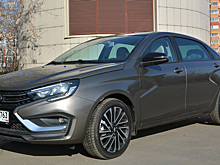 Ореол власти: тест-драйв представительской Lada Aura