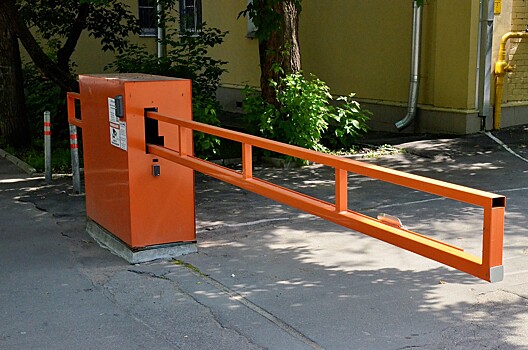 Москвичам напомнили о продлении абонемента на парковки на июль