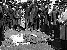 «Ямы наполнялись людьми, толпа шла прямо по ним»