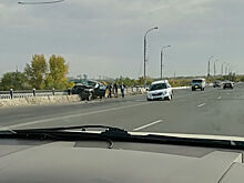 На Илекской трассе под Оренбургом BMW «сел» на отбойник