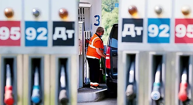 Отгрузки бензина на внутренний рынок России отстали от плана