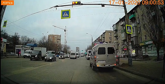 Еще один водитель маршрутки проехал «на красный»