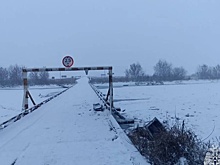 В Башкирии автомобиль с людьми упал в реку