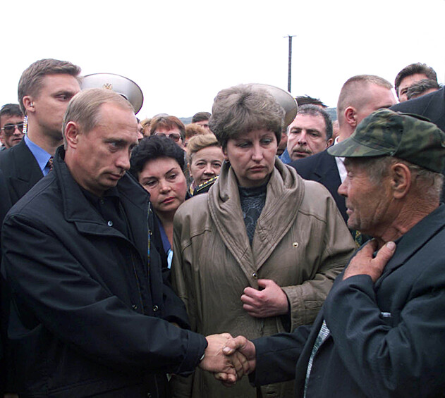 Встреча Владимира Путина с родственниками погибших моряков