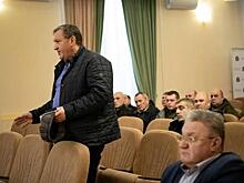 Мэр Курска обсудил с управляющими компаниями детские площадки, парковки и отопление