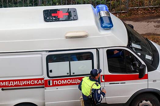 При столкновении фуры с автобусом в российском регионе погиб человек