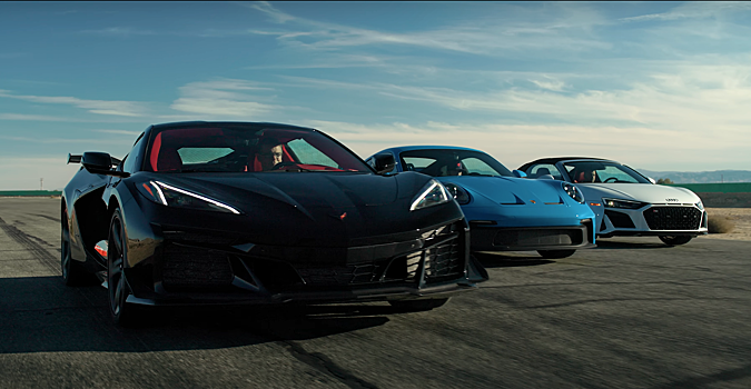 Audi R8, Chevrolet Corvette, Porsche 911 и Ducati Panigale V4 SP2 свели в гонке по прямой