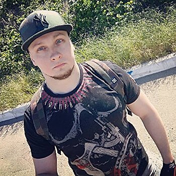 Прибыльная пропаганда: как украинские нацисты зарабатывают деньги в России
