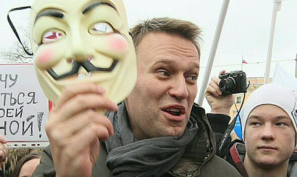 Навальный требует «вышибить» Брилёва из совета Минобороны