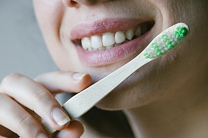 Обнаружена связь между чисткой зубов и слабоумием