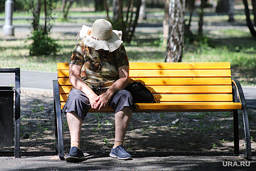 В Госдуму внесли законопроект о снижении пенсионного возраста