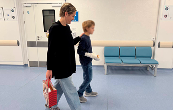 Лишившемуся пальцев при взрыве СВУ в Красногорске мальчику установят протез