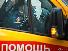 Человек попал под колеса машины в центре Кемерова