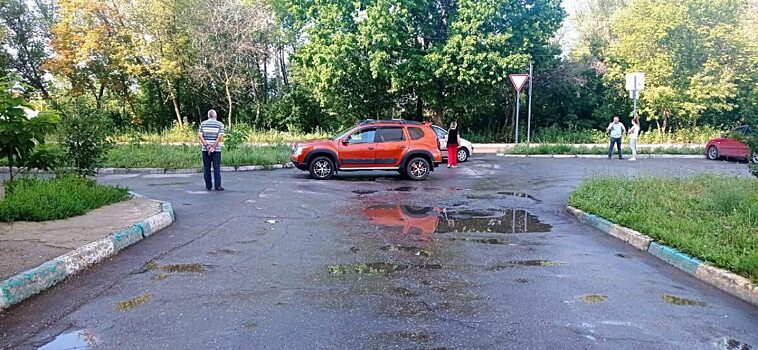 В Волжском районе Саратова в ДТП двух иномарок пострадал водитель Renault