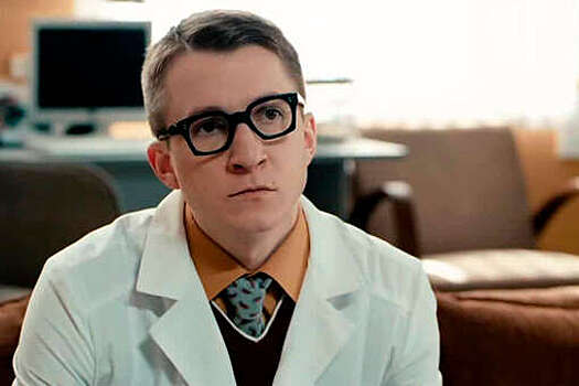 Super.ru: актер "Интернов" Шаракоис ищет девушку через приложения для знакомств