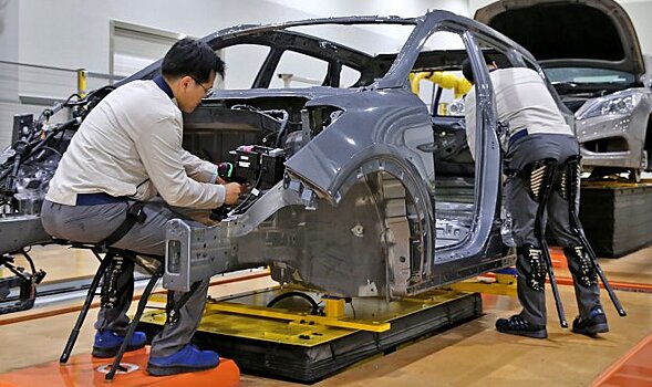 Hyundai внедряет на своих заводах два новых экзоскелета